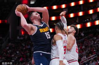 来自世界各 来自世界各